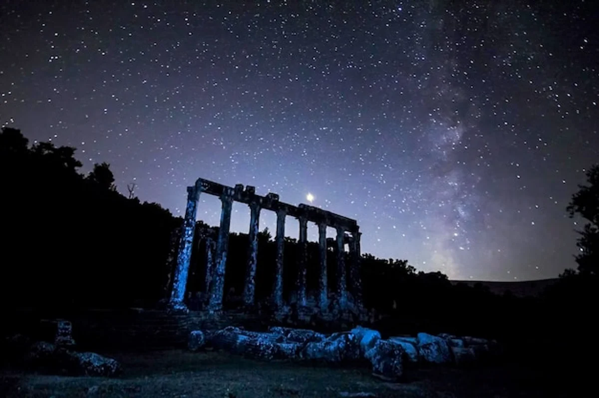 europe night sky meteor shower view mountains