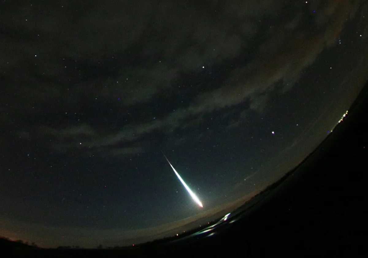 meteor shower autumn night czech stargazing