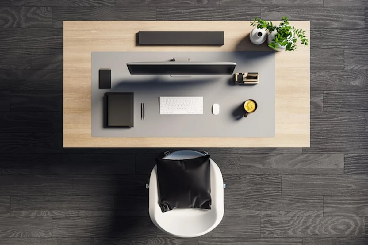 organized computer desktop workspace