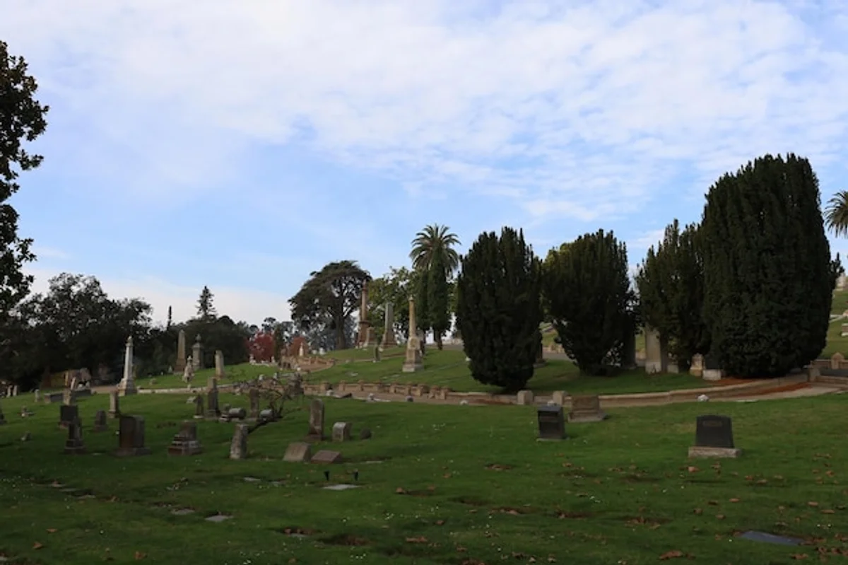 czech cemetery autumn candles family tradition