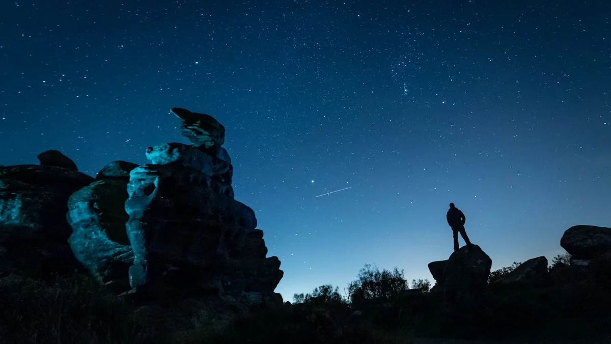 orionids meteor shower Czech night sky city