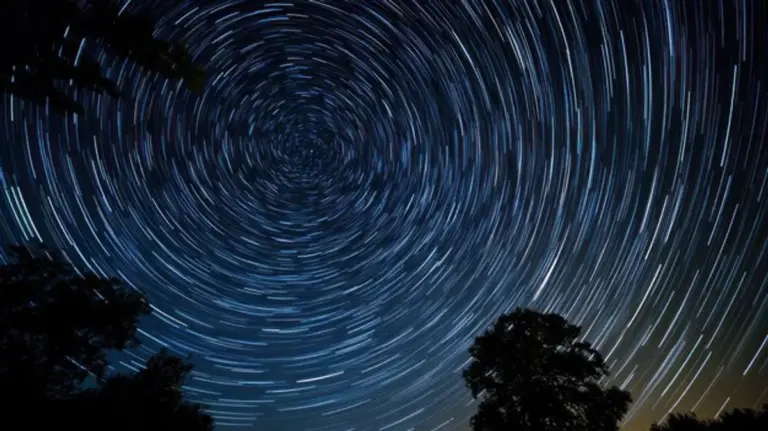 long exposure star trails movement sky night