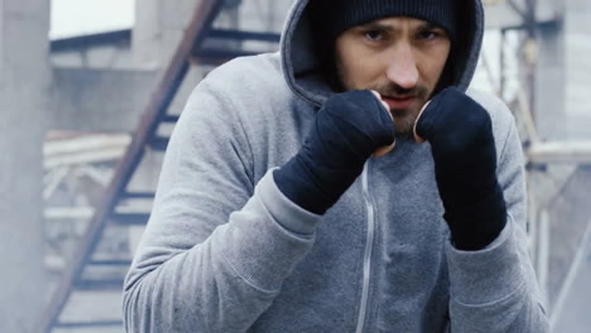 battery freezing cold street urban wearable gloves