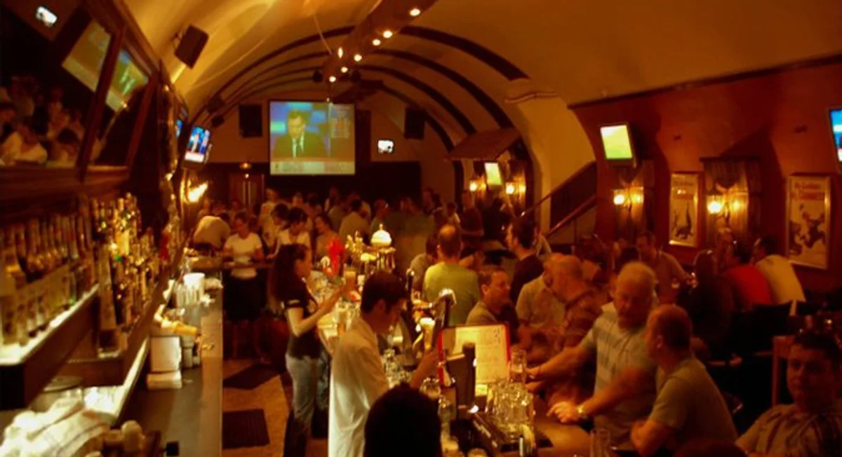 watching sport in czech bar autumn