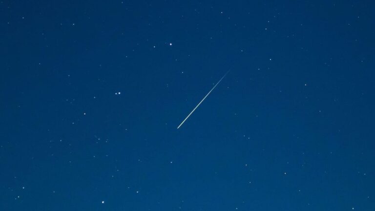 Himmelsspektakel im Advent: Erwartung eines Sternschnuppen-Regens