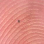 Nejmenší programovatelný autonomní robot na světě stojí pouhý jeden americký cent