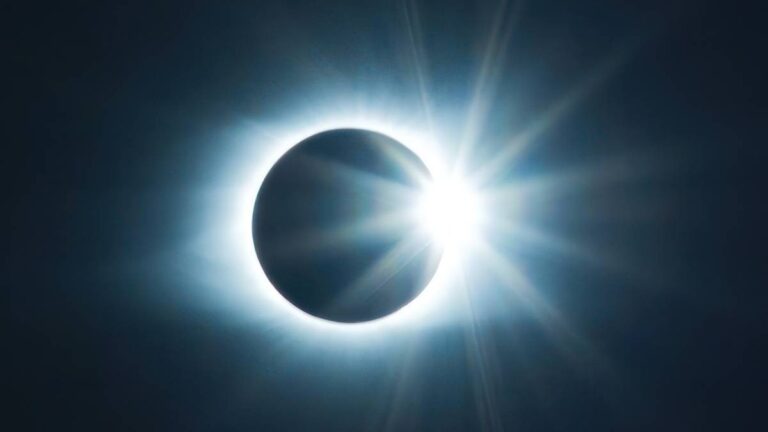 Neobvyklá série slunečních zatmění v Evropě