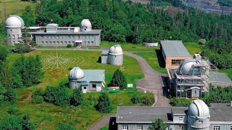 Observatoře: 100 let Sluneční hvězdárny v Sonnebergu