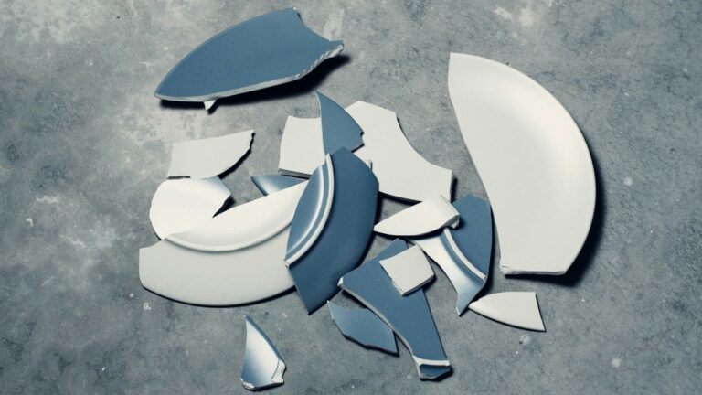 Stejná logika rozbití různých materiálů