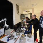 Thales Alenia Space vyvíjí robotizovanou „service station“ pro opravu satelitů v Cannes