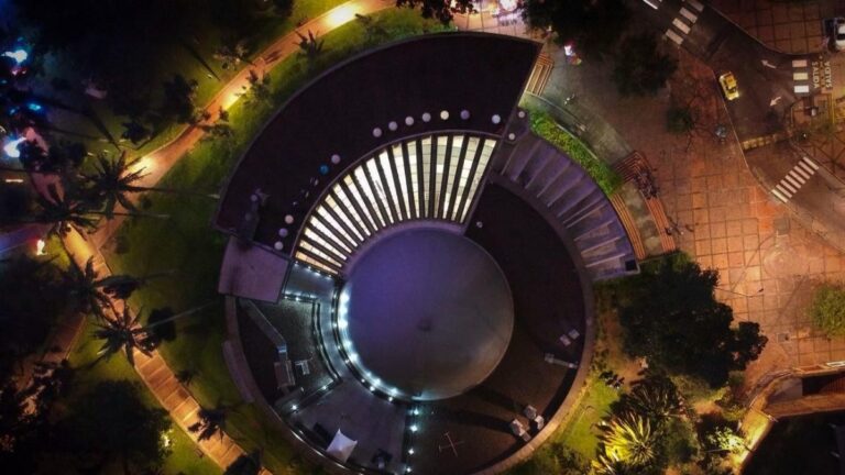 Vánoční program v Planetáriu Bogoty: Objevování vesmíru