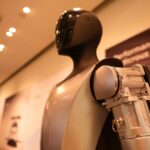 Elon Musk: "Jsme naprogramováni, abychom umírali" – Řešení dlouhověkosti a chirurgové-roboti