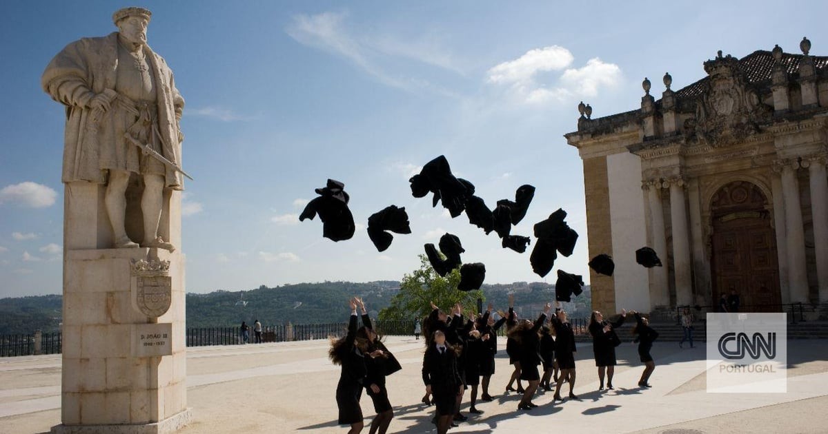 Objev interakcí slunečních neutrín v experimentu LUX-ZEPLIN