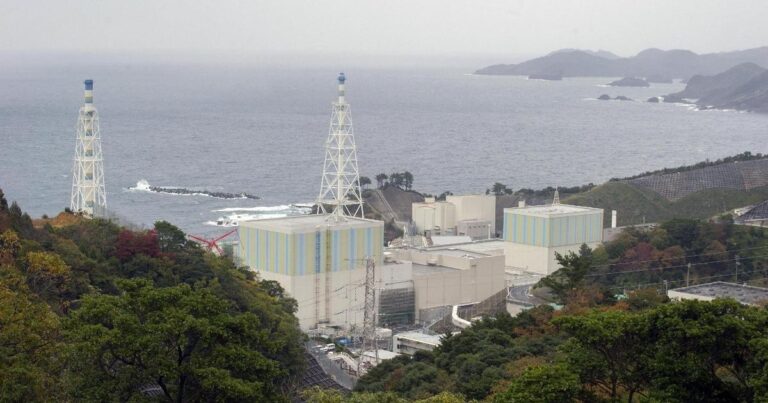 Pohyb země o síle 5,6 Richterovy škály u západního pobřeží Honšú v Japonsku