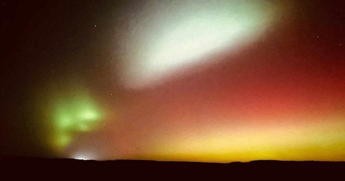 Polární záře nad Českem: Co ji způsobuje a jak ji vidět