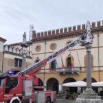 Úlomky z dvou sloupů na náměstí. Místostarosta: "Probíhá kontrola pro zajištění bezpečnosti"