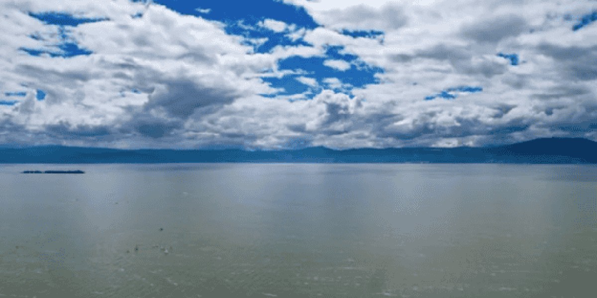 Výhled na jezero Chapala a jeho sopečné okolí z vesmíru